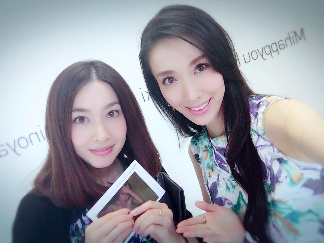 瀬戸早妃 えみちゃん Emichan0101 と 矢吹 Yabukiharuna の写真展へ とーっっても綺麗でした ๑ ᴗ ๑ １８日まで 入場無料みなさんも Moe Zine