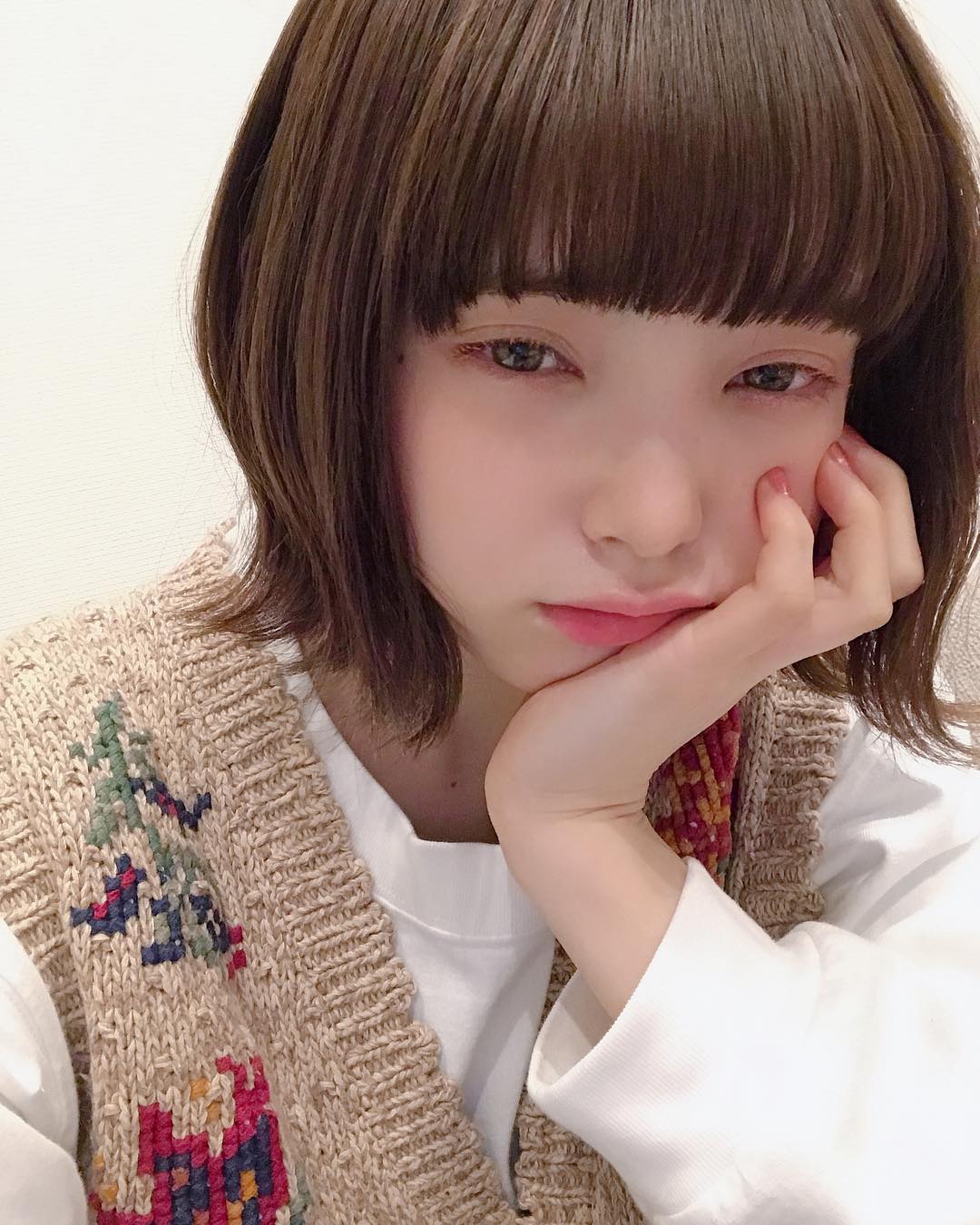 橋下美好 今日撮影でヘアメイクさんに ピンクメイク、ピンクネイルしてもらって わたしの顔がめっちゃ女の子なんだよ〜珍！&hellip; Moe Zine