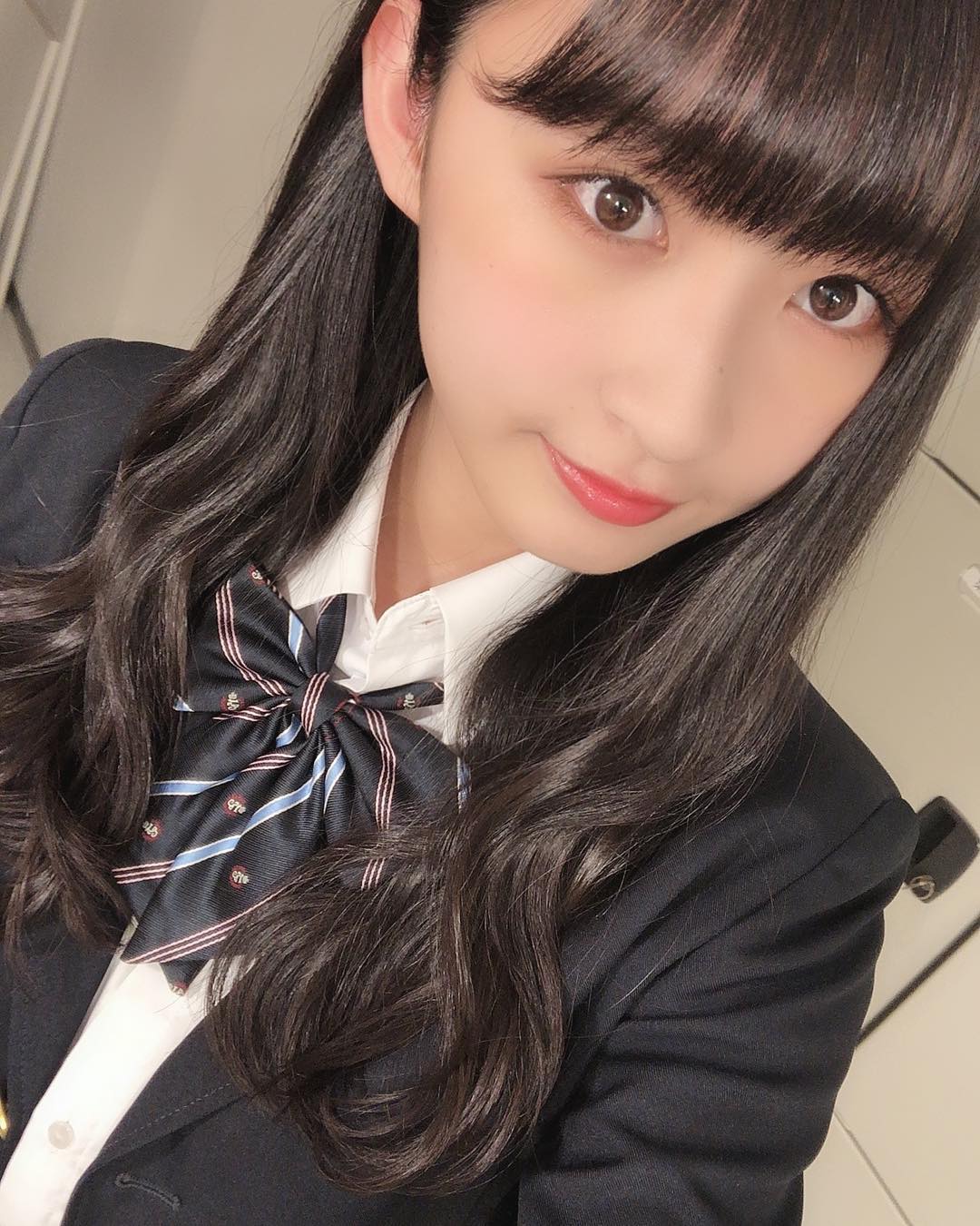 松本日向 制服 バラエティー48の収録してきたよ ん 4月28日放送ですっ見てね 学校には基本ポニーテールでしか行ったことないけど巻き髪してる人とかちょっと憧れた Moe Zine