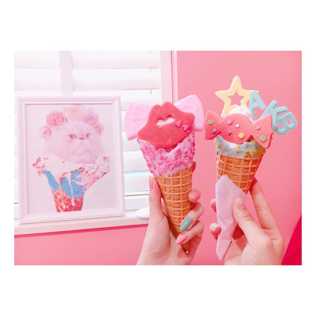 込山榛香 5日前にopenしたばかりの可愛いソフトクリーム屋さんへ Lovery Candy スペルでakb Eddysicecream P Moe Zine