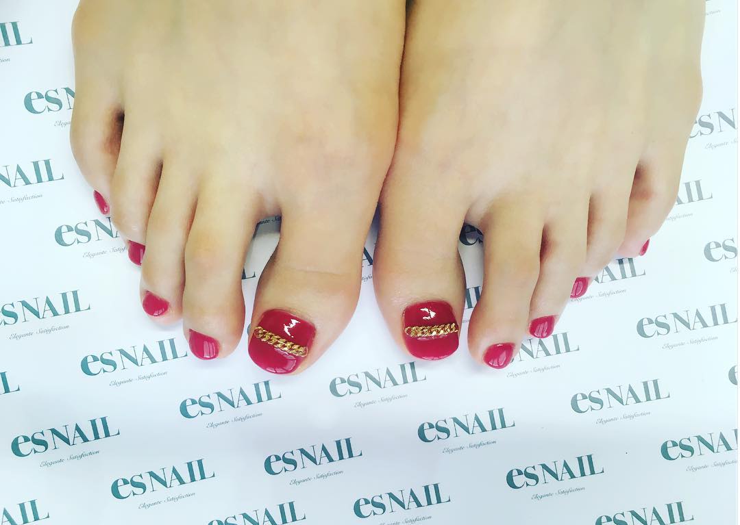 柏木由紀 Newnail 秋らしく ボルドーにほんの少しピンク感というか 透け感というか Nail Esnail ネイル Moe Zine