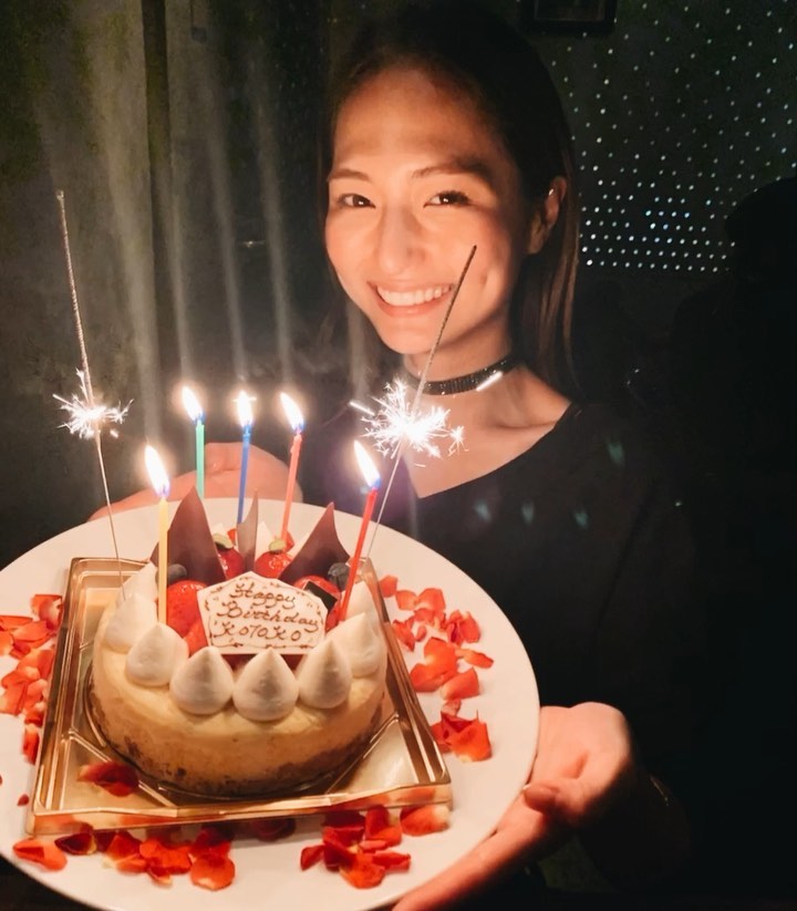 山賀琴子 今更ですが 載せてなかったので載せます 大好きな人たちが お祝いしてくれた誕生日当日の写真 嬉しかったなぁ Moe Zine