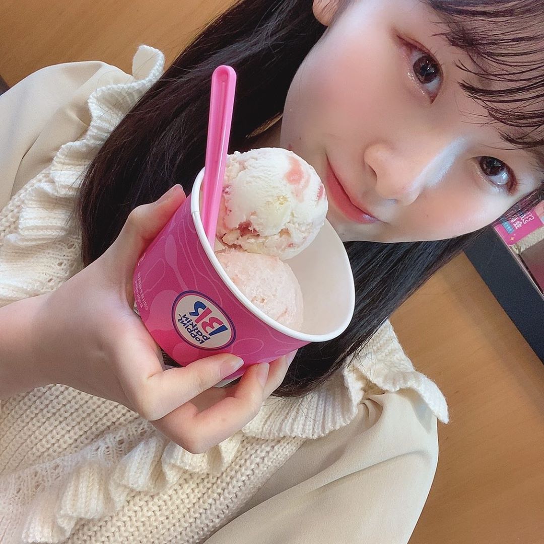 浅井七海 3月1日です 31アイスクリーム バスキンロビンス さくら味美味しかった もうひとつは ストロベリーチーズケーキ It Moe Zine