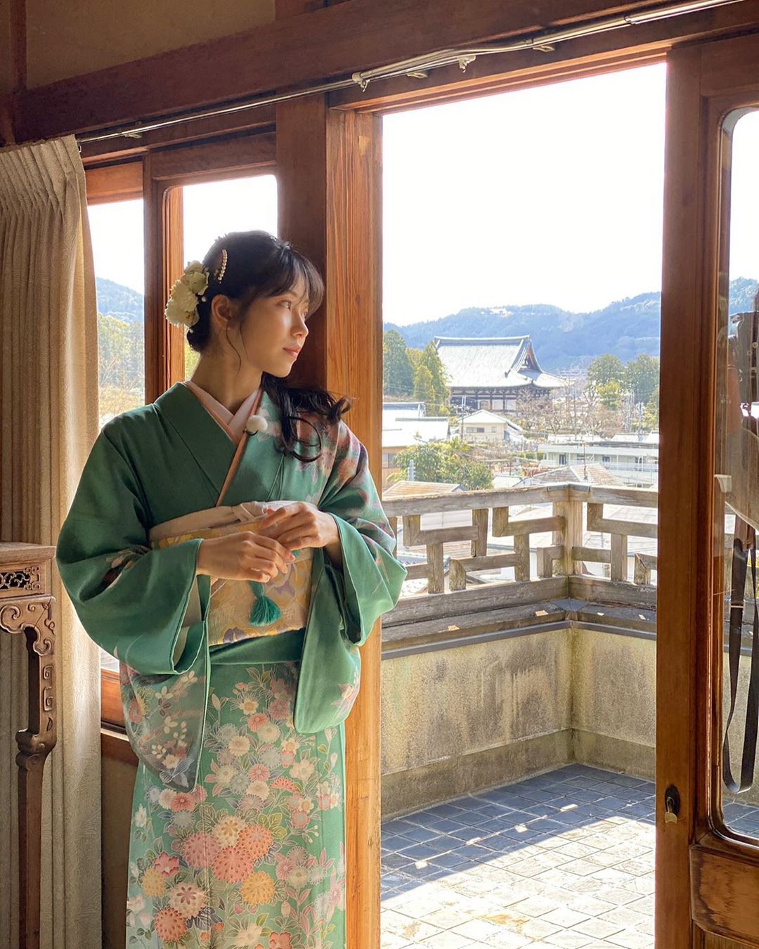 横山由依 春らしいお着物でした 帰りは京都駅で鴨南蛮蕎麦をいただきました 京都 Kyoto 着物 Kimono 京都いろどり日記 鴨南蛮そば Moe Zine