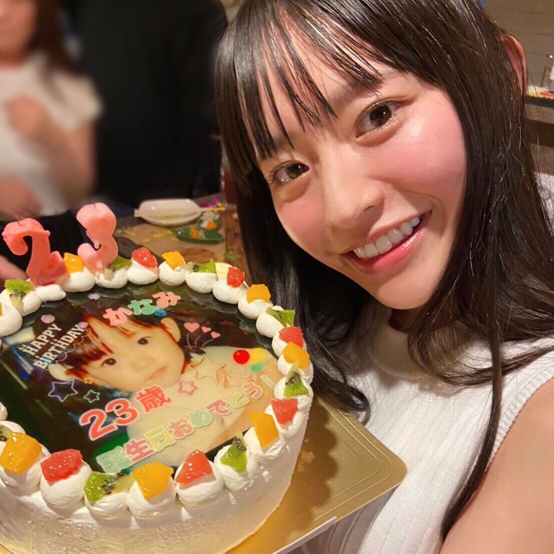 高崎かなみ この前大好きなお友達にお誕生日お祝いして貰った写真 Moe Zine