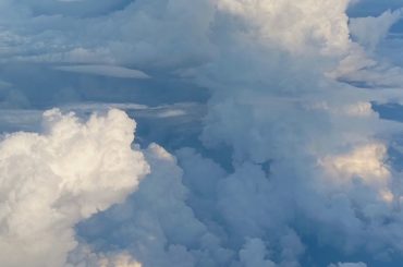 ﻿
﻿
﻿
梅雨明けもして﻿
今日はとってもお天気ですね〜﻿
﻿
先日の、広島に向かう飛行機の中から見た﻿
素敵な空の景色をみなさんにも。。﻿
﻿
﻿
﻿
#j...