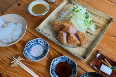 #軽井沢 にある豚カツ屋さん﻿
﻿
#ご飯 が #土鍋 で炊いてあったり﻿
豚汁やキャベツ、ご飯も﻿
おかわり自由だったりとっても﻿
最高で美味しかったです♡﻿...