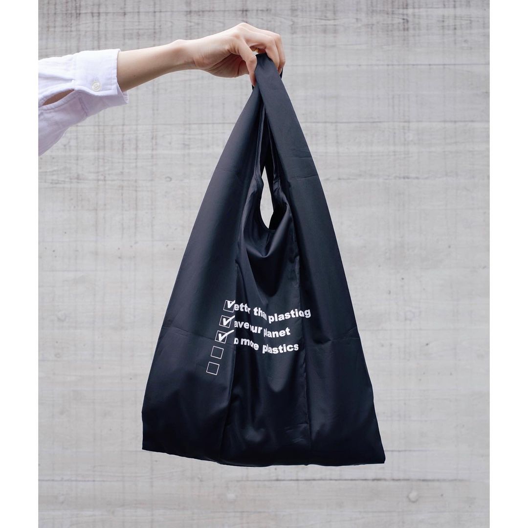 佐藤優里亜 シンプルで使いやすいエコバック作ってみました 折り畳めるので小さいバッグに入れておけるよ ストーリーハイライトで Ecobag エコバッグ S Moe Zine