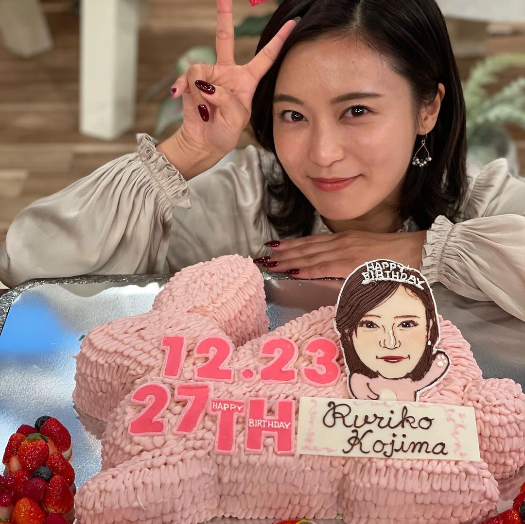 小島瑠璃子 うさぎケーキ かわいすぎる ありがとうございます サタプラは大切なホームです 写真は丸山隆平巨匠が 撮られるのだけじゃなくて 撮るのも上手なんです Moe Zine