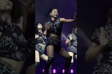 Jihyo level of dancing during More and More Twice in Oakland Day2 #jihyo #twice #twicejihyo