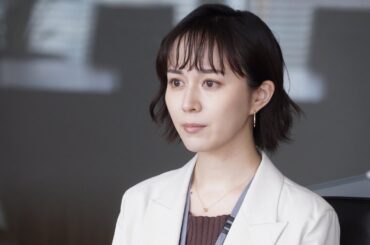 比嘉愛未「スタイル抜群」アオザイ姿！ファン「パーフェクト」「こんなに美しいアオザイ姿見たことない」